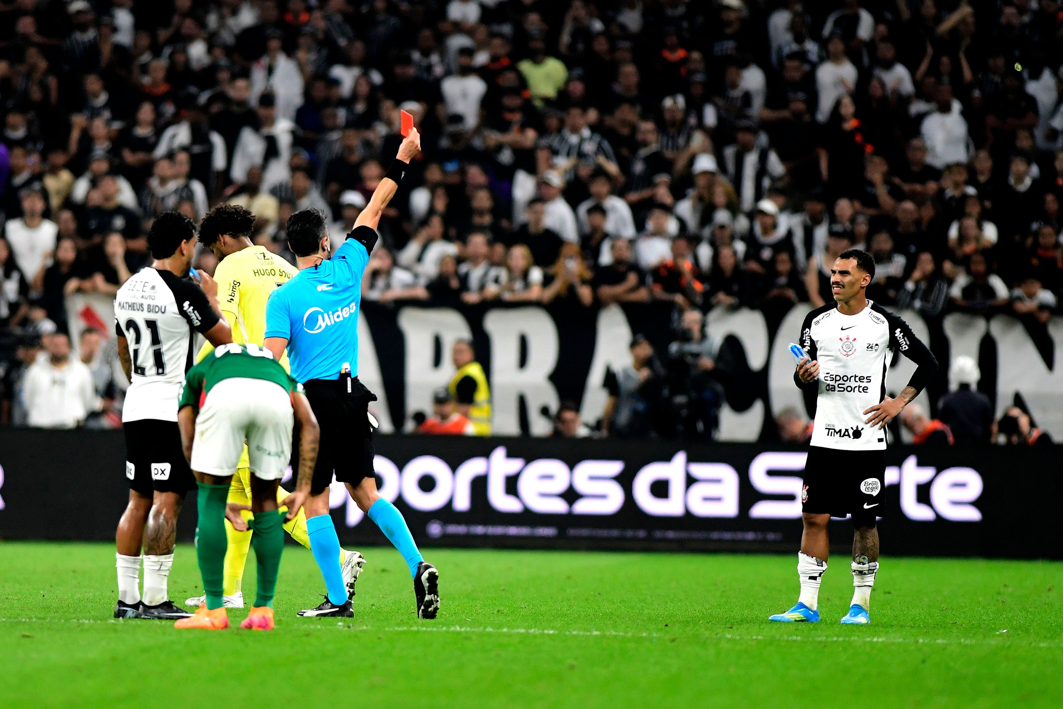 [PC de Oliveira vê erro em pênalti no clássico Corinthians x Palmeiras]. Reprodução: Ge