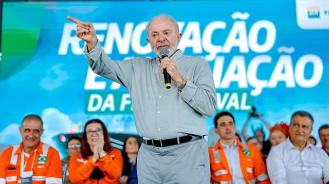 Lula critica privatização da BR Distribuidora e Petrobras