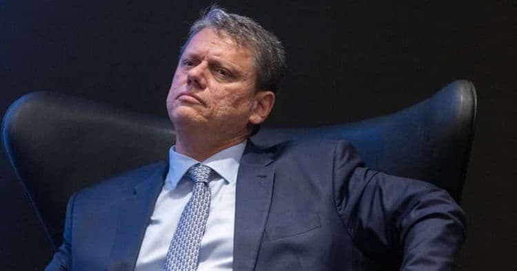 Tarcísio lidera cenários para 2026 com 62% de aprovação