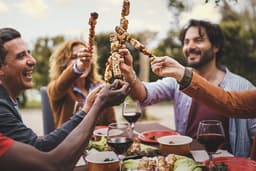 Dicas de chefs para um churrasco relaxante no feriado de 4 de julho.; Reprodução: Business Insider