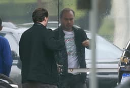 Filhos visitam Jair Bolsonaro na PF; ele aparece emocionado.. Reprodução: O Globo