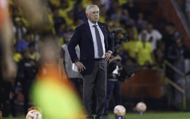 Ancelotti celebra desempenho positivo em sua estreia como técnico da Seleção Brasileira. Reprodução: CBF