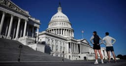 Deputados da Câmara dos EUA tentam aprovar extensão dos cortes de impostos de Trump. Reprodução: Reuters