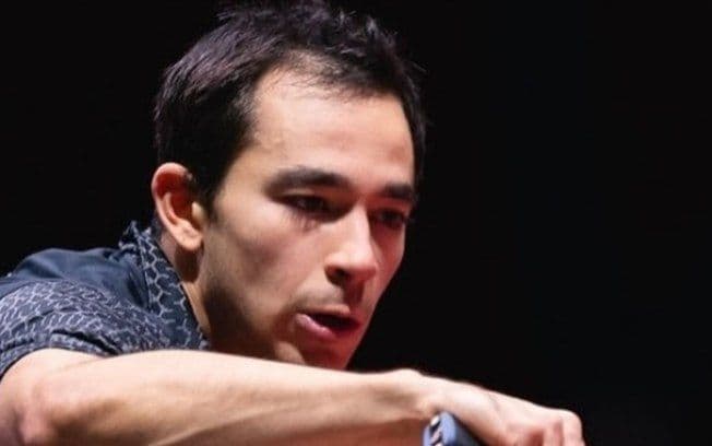 Hugo Calderano celebra sua vaga na semifinal do Mundial de Tênis de Mesa. Reprodução: esporte ig