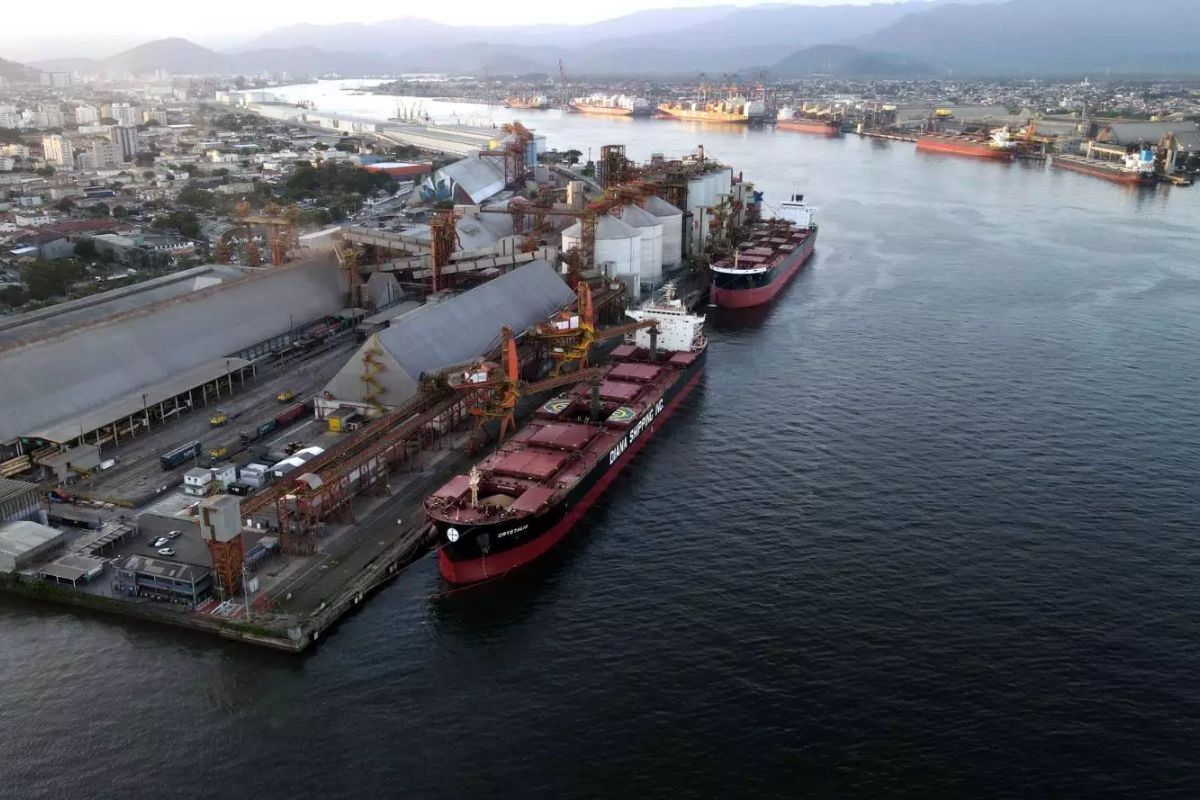 Movimentação intensa no Porto de Santos em janeiro histórico. Reprodução: G1