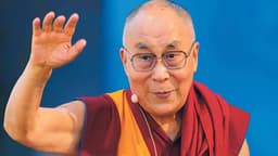 Dalai Lama celebra 90 anos com cerimônia e orações em McLeod Ganj, entre tibetanos exilados. Reprodução: Globo