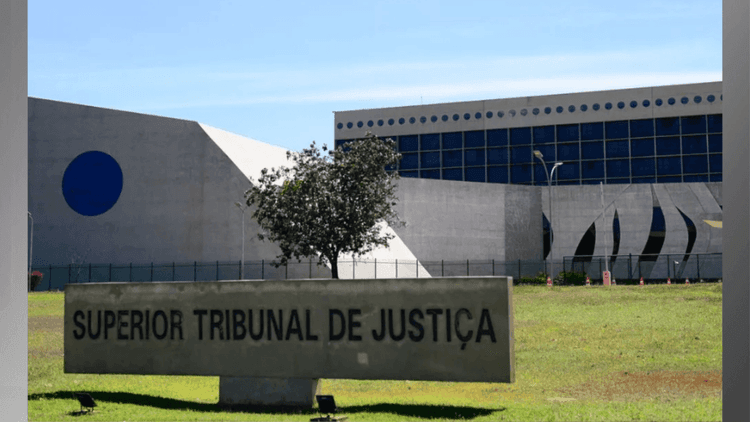 STJ confirma punição ao WhatsApp por não remover conteúdos
