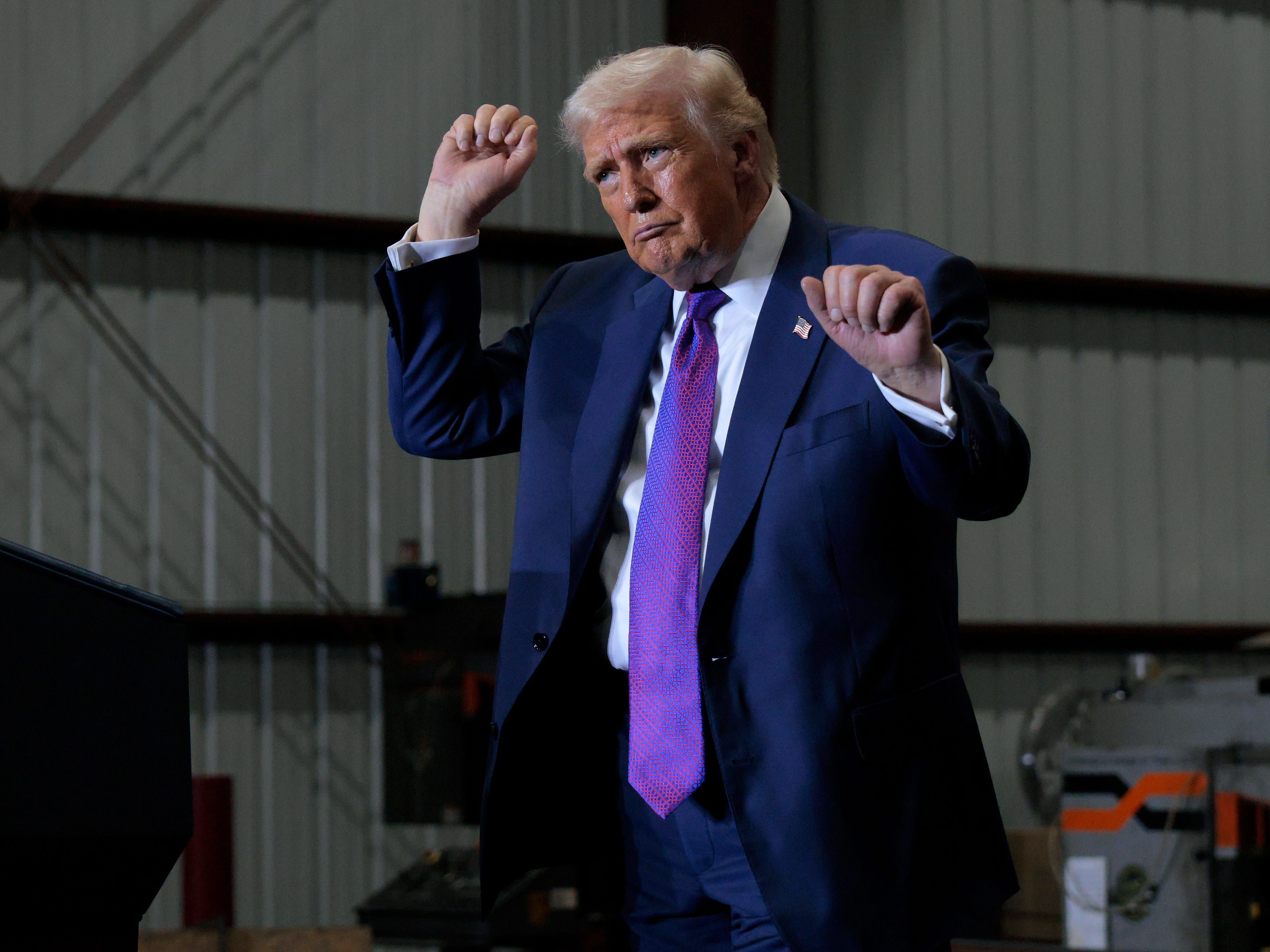 Trump anuncia desclassificação de arquivos sobre alienígenas e UFOs.. Reprodução: Businessinsider