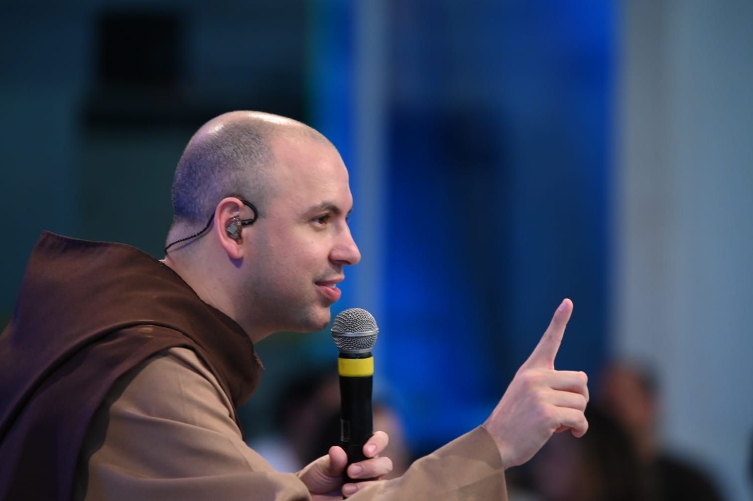 Frei Gilson em entrevista sobre temas como gays, mulheres e aborto.. Reprodução: G1