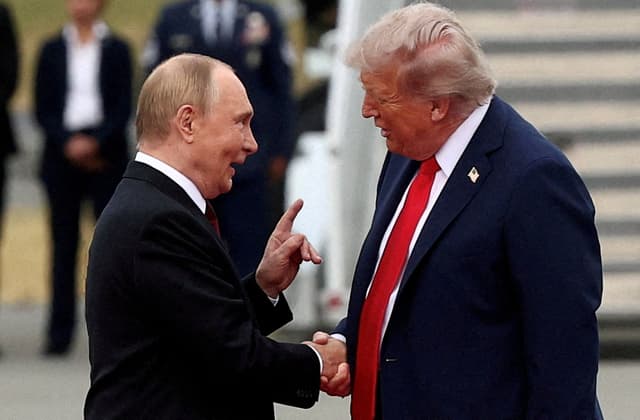 Trump e Putin: estratégias de segurança entre brutalidade e hipocrisia.. Reprodução: Elpais