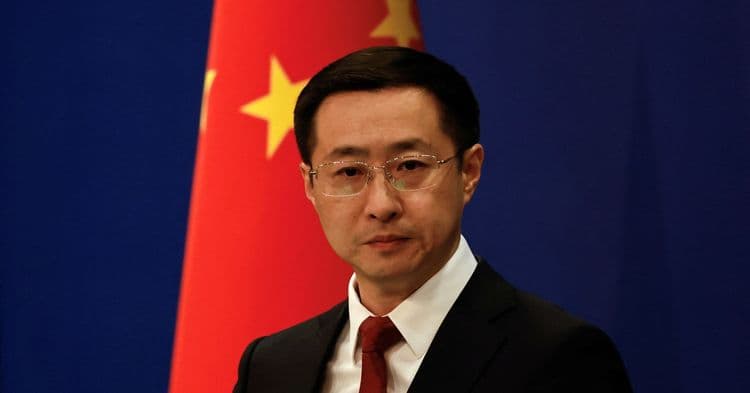 China reafirma apoio a esforços de paz na Ucrânia e pede cautela nas declarações. Reprodução: Reuters