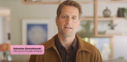 Klarna utiliza avatar IA do CEO Sebastian Siemiatkowski para divulgar resultados financeiros em vídeo. Reprodução: Business Insider
