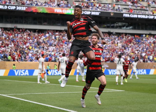 Flamengo se prepara para enfrentar o Bayern de Munique no Mundial de Clubes. Legenda da imagem. Reprodução: Globo