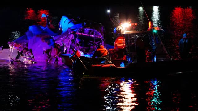 Acidente trágico entre avião e helicóptero nos EUA