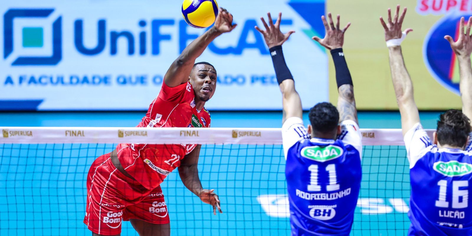 Sada Cruzeiro conquista o décimo título da Superliga ao vencer Vôlei Renata por 3 a 0 - Foto: EBC
