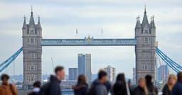 Salário médio semanal no Reino Unido cresce 5,9% em relação ao ano anterior. Reprodução: Reuters