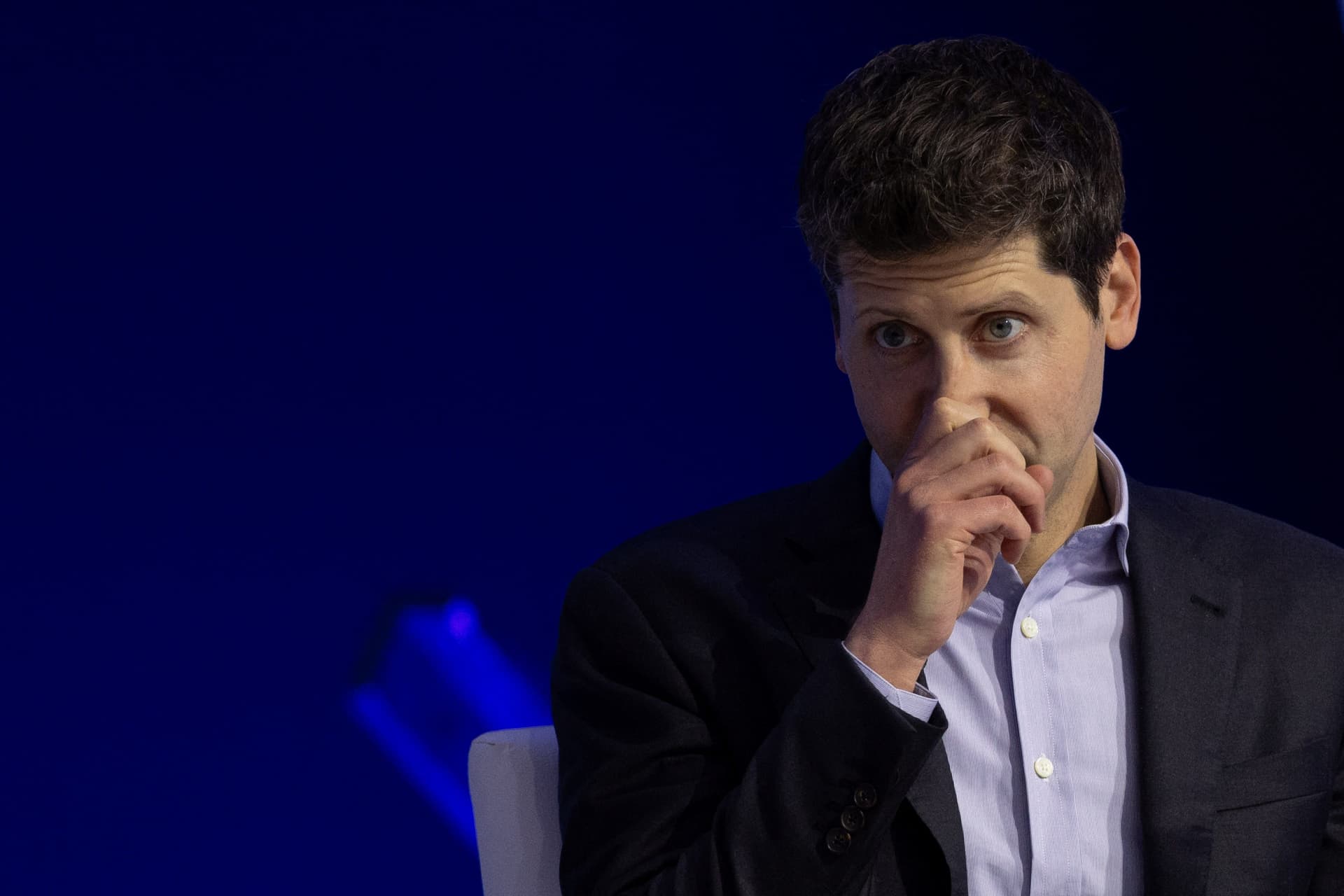 Sam Altman participa de AMA no Reddit após críticas à nova versão do ChatGPT. Reprodução: Business Insider