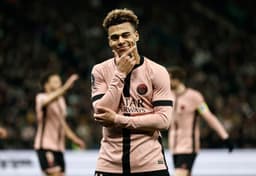 PSG Goleia e Rumo ao Título Francês Invicto