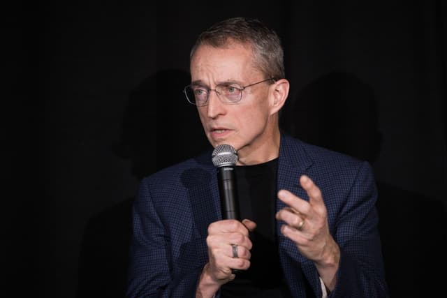 Pat Gelsinger defende apoio federal para manter a Lei de Moore.. Reprodução: Techcrunch