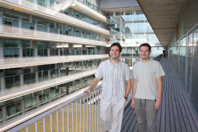 Coautores do estudo sobre o genoma humano no Centro de Regulación Genómica, em Barcelona. Reprodução: El País