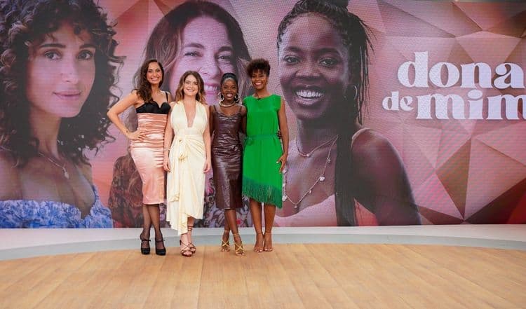 Maju Coutinho conversa com Cláudia Abreu, Clara Moneke e Camila Pitanga sobre a novela Dona de Mim. Reprodução: Globo