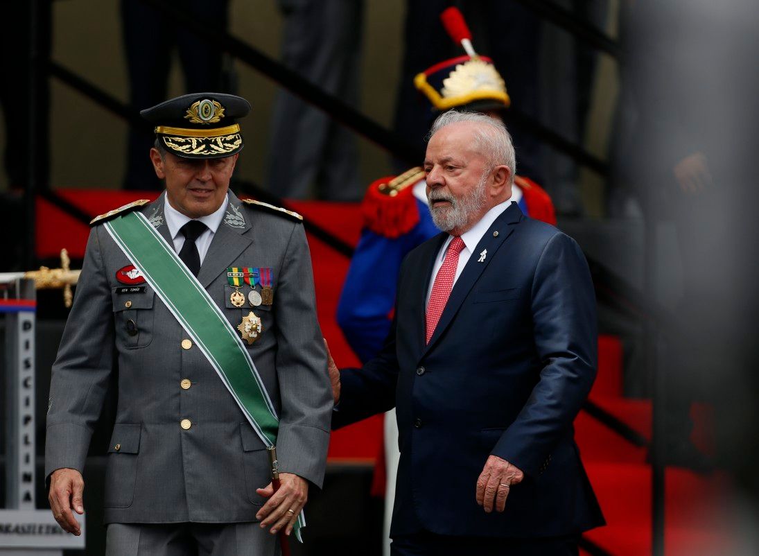 Lula em almoço com cúpula militar, agradece lealdade e faz aceno: Contem comigo.. Reprodução: Oglobo