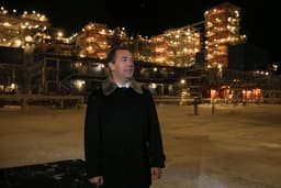 Dmitry Medvedev critica a Ucrânia e seus aliados ocidentais durante expectativa de cúpula entre Moscou e Kiev. Reprodução: Globo