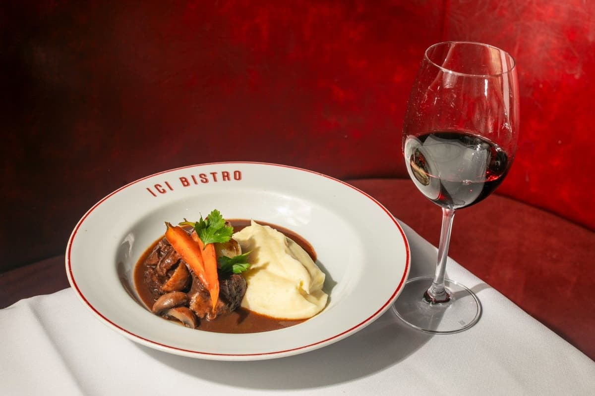 Ici Bistrô, eleito o melhor francês de SP pelo segundo ano, mantém tradição em Higienópolis. Reprodução: Retorno do item 11