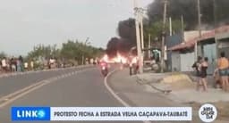 Protesto na Estrada Velha em memória à criança atropelada em Caçapava. Reprodução: Globo