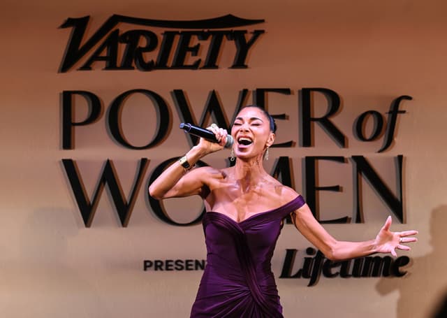 Estrelas de Hollywood visitam províncias da Espanha durante a temporada de festas.. Reprodução: El País