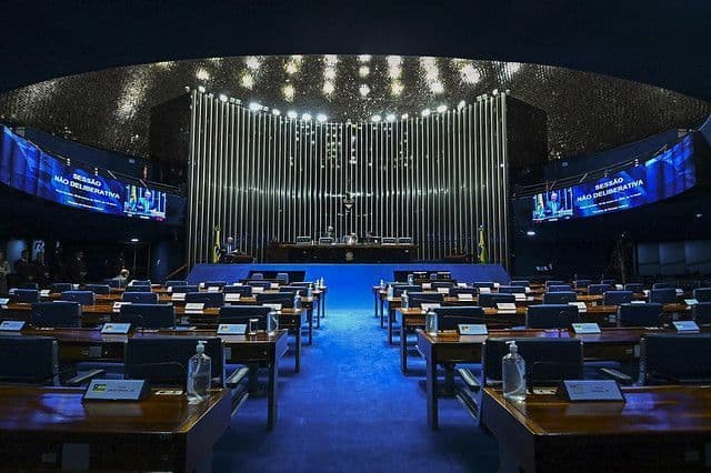 Isenção de Visto para EUA, Austrália e Canadá Aprovada