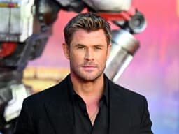 Chris Hemsworth diz que cuidar do pai com Alzheimer mudou suas prioridades como pai.. Reprodução: Businessinsider