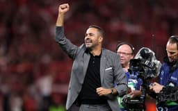 John Textor envia recado a Artur Jorge após triunfos no Brasileirão e Libertadores. Reprodução: iG Esporte