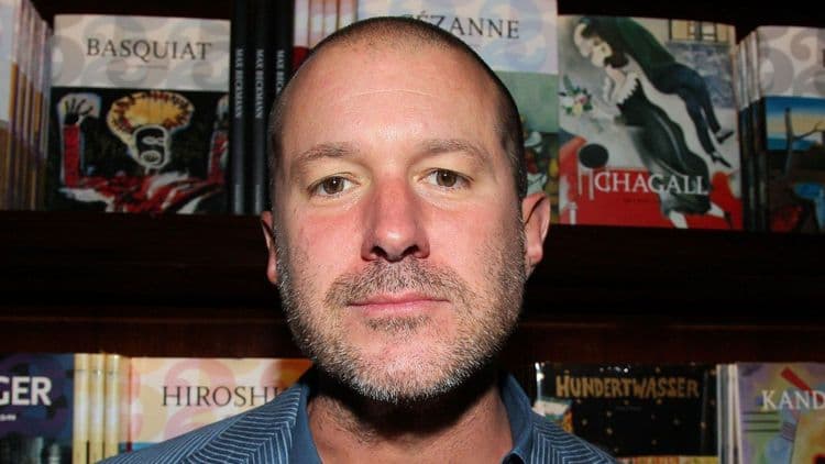 OpenAI negocia a compra da startup de hardware de IA de Jony Ive e Sam Altman por US$ 500 milhões. Reprodução: TechCrunch