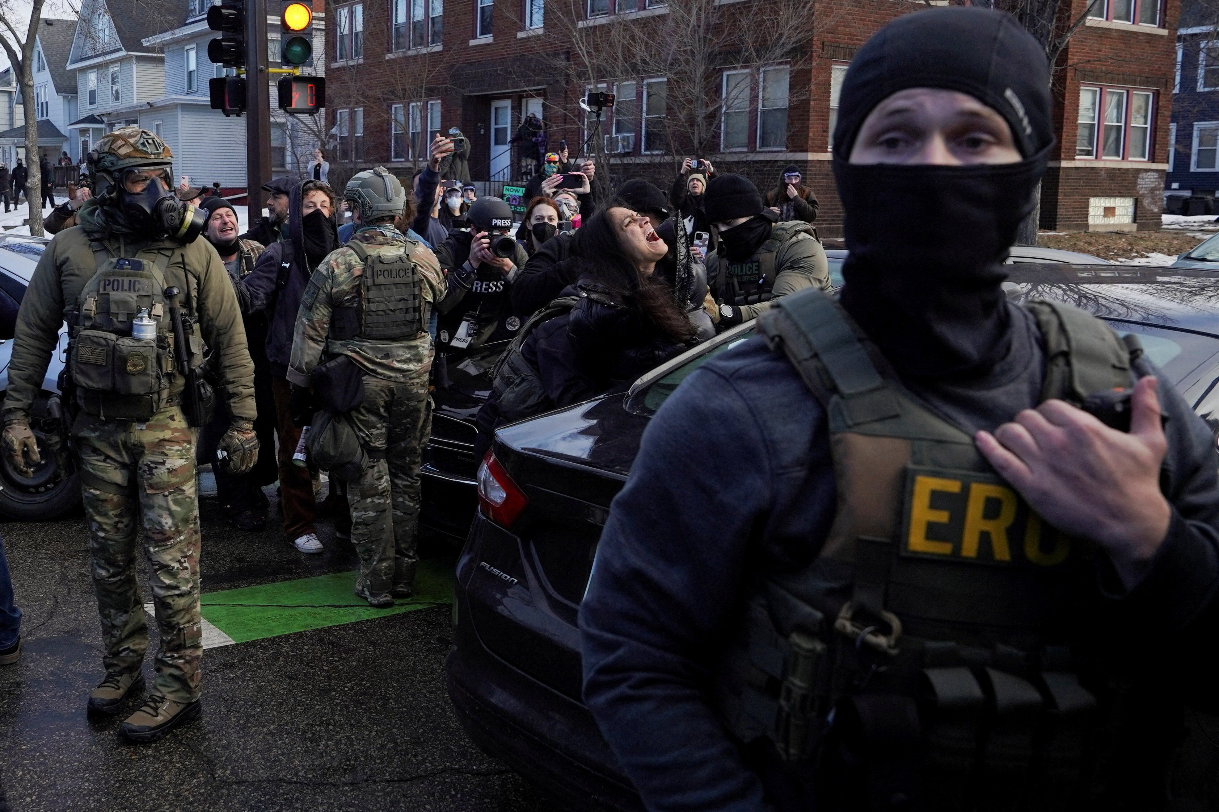 Protestos em Minneapolis contra o governo de Trump após morte de Renee Good. Reprodução: Elpais