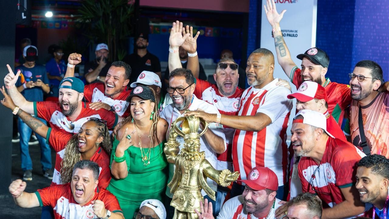 Mocidade Alegre, campeã em SP, exibe piscina de Iemanjá, bandeirão e comissão de frente.. Reprodução: G1