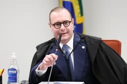 Início do julgamento de Jair Bolsonaro e outros réus por tentativa de golpe de Estado. Legenda da imagem. Reprodução: Globo