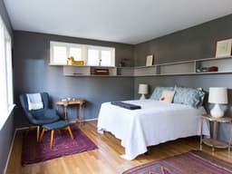 Organizadores profissionais compartilham dicas para desordem no quarto. Reprodução: Business Insider