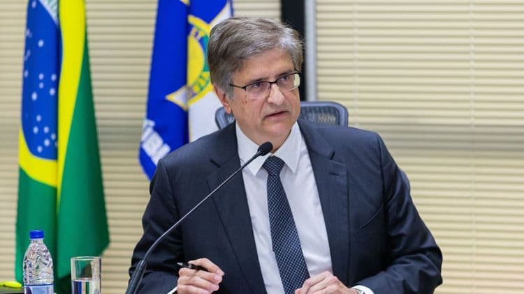 PGR solicita condenação de ex-militares por omissão
