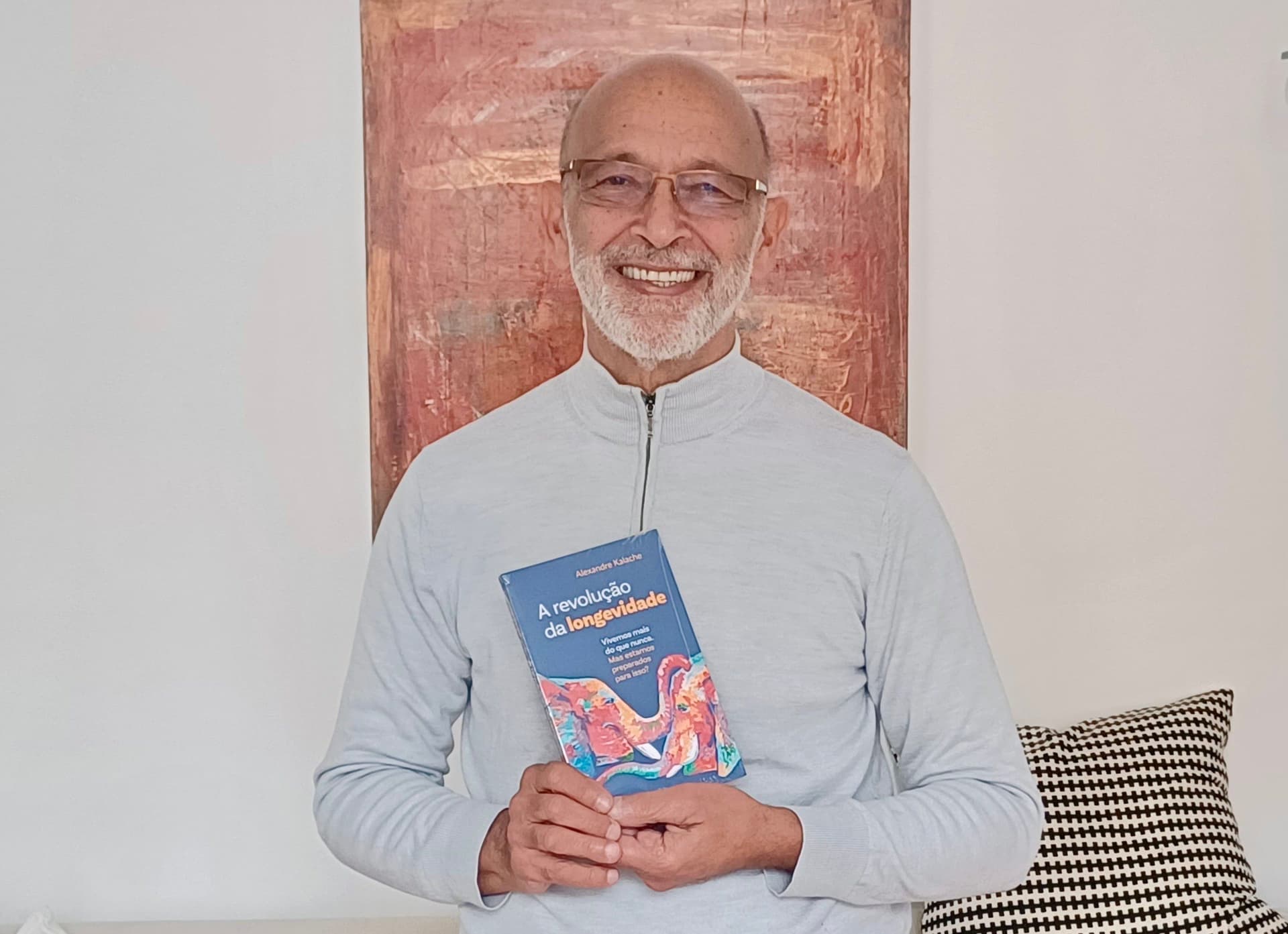 Kalache, aos 80, lança 'A revolução da longevidade' no Fórum da Longevidade. Legenda da imagem. Reprodução: Retorno do item 11