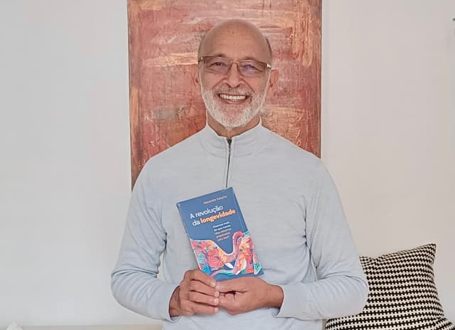 Kalache, aos 80, lança 'A revolução da longevidade' no Fórum da Longevidade. Legenda da imagem. Reprodução: Retorno do item 11