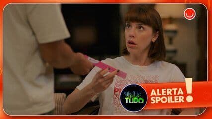 Solange revela a gravidez enquanto Fátima enfrenta dificuldades para engravidar em Vale Tudo. Reprodução: Globo