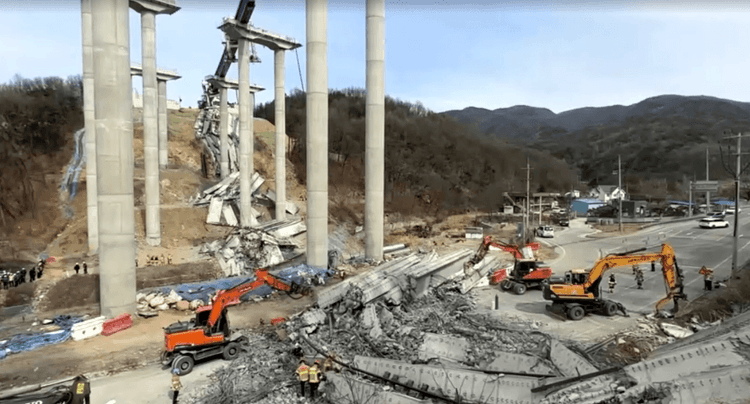 Desabamento de ponte na Coreia do Sul deixa vítimas