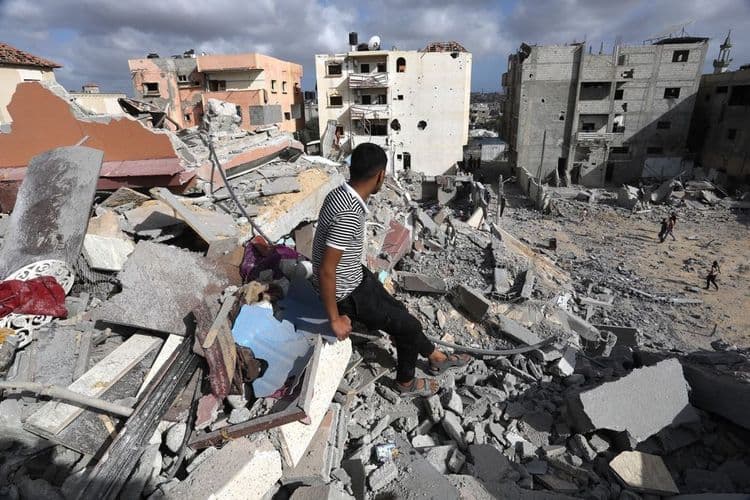 Ataque aéreo israelense provoca mortes em Gaza durante negociações