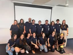 Equipe da Revelo se destaca em treinamento de modelos de linguagem. Reprodução: TechCrunch