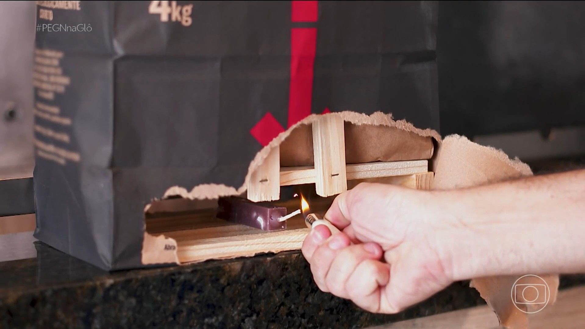 Empreendedor fatura R$ 1 milhão com saco de carvão que acende sozinho. Reprodução: G1