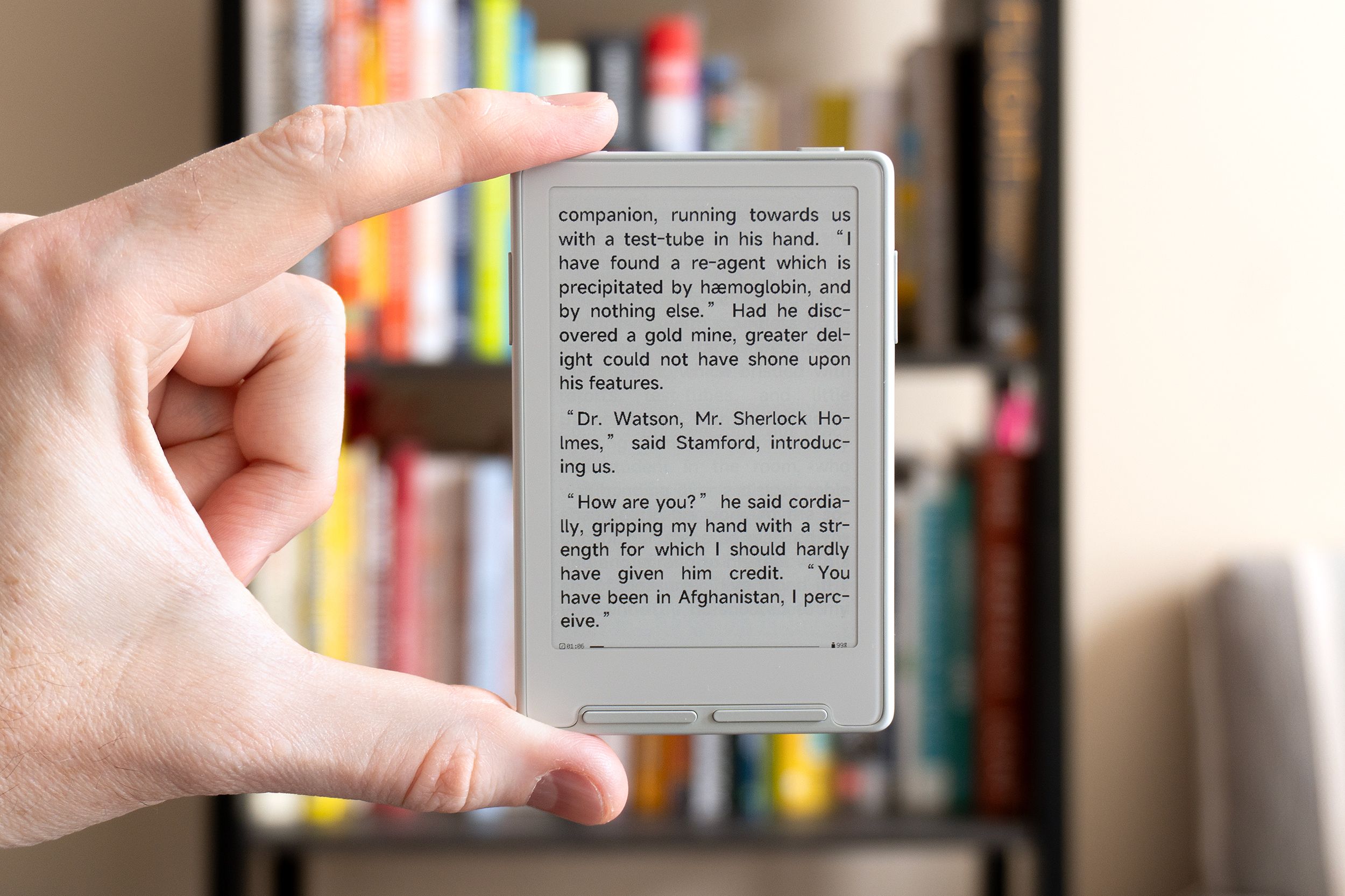 Some of Xteink’s credit card-sized e-readers are losing their best feature