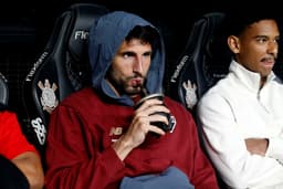 São Paulo sofre ban de transferências da FIFA por dívida com agente. Reprodução: Ge