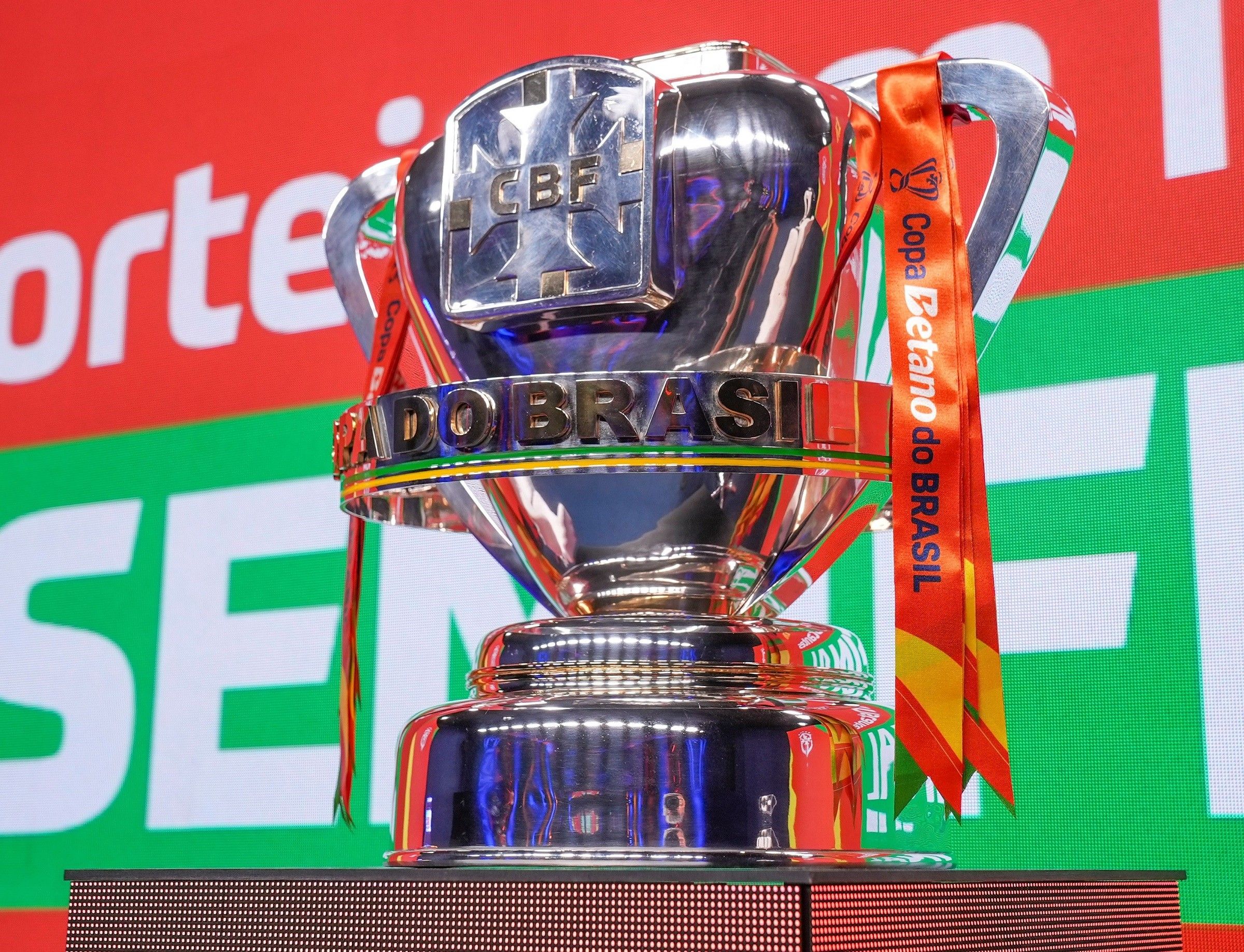 [Troféu da Copa do Brasil 2026 é destaque para a 3ª fase.]. Reprodução: Ge