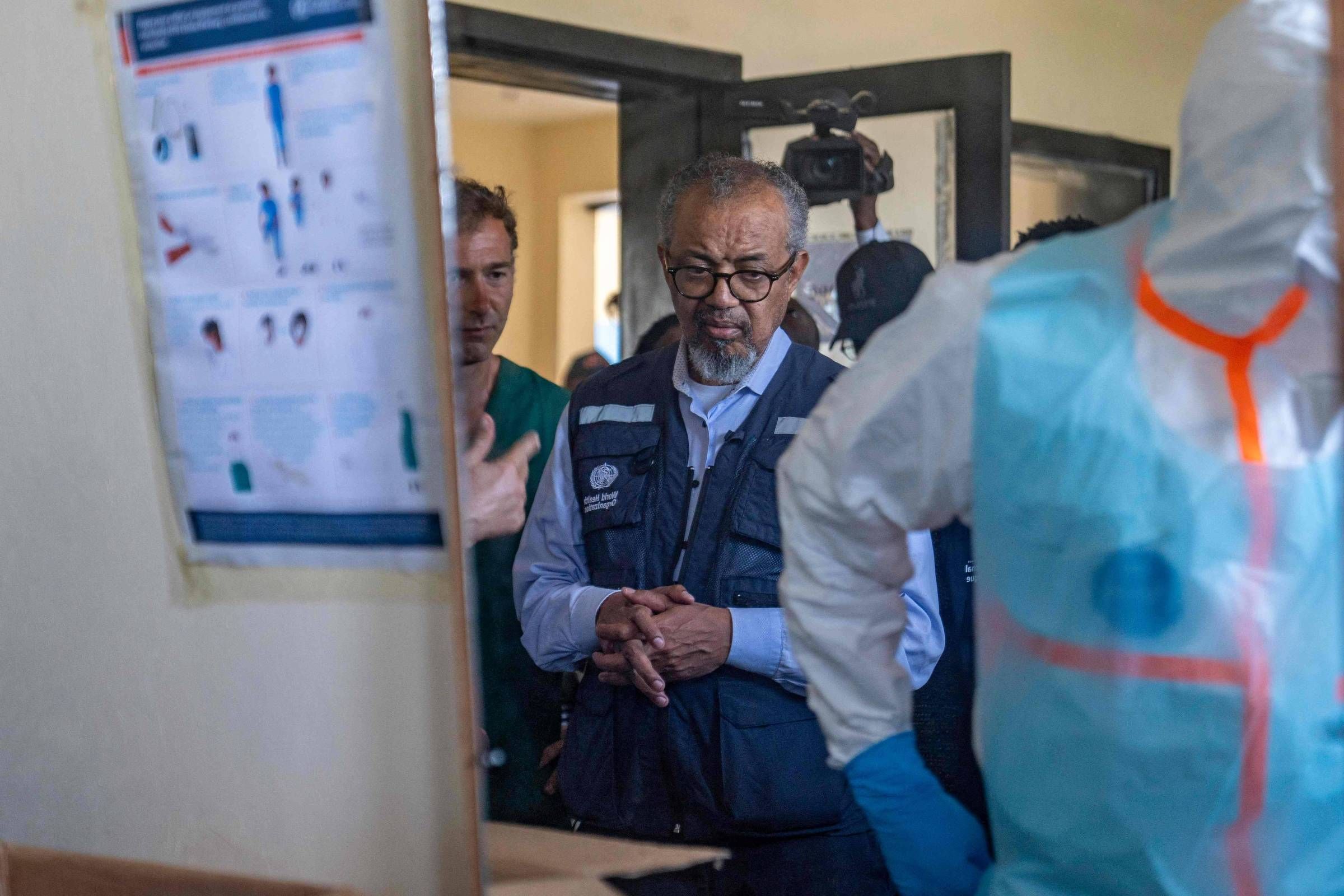 OMS reduz de 906 para 116 número de casos suspeitos de ebola na RDC e Uganda